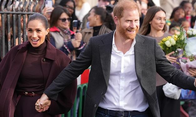 princ-harry-dhe-meghan-bejne-paraqitjen-e-pare-te-perbashket-publike-qe-nga-kthimi-ne-britani