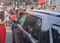 “Po deputetët e PD a i godisni me vezë si mua?”- Ligjvënësja socialise “kap mat” me pyetje mjekun aktivist: Ju thoni se i keni target edhe ata, por…