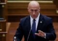 “Kemi vetëm tre orë kohë…”- Ramush Haradinaj thirrje deputetëve: Kthehuni në seancë të votojmë Ligjin për Specialen!