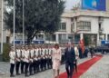 Haxhiu nis vizitë zyrtare në Maqedoninë e Veriut, pritet me ceremoni nga homologu i saj