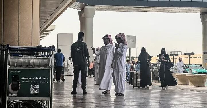 Sulmet e rebelëve Huthi kanë anuluar më shumë se 4,000 fluturime në të gjithë Arabinë Saudite