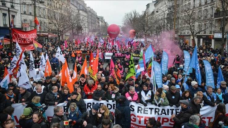 Përshkallëzohen protestat e nxënësve në Francë  mbyllen 400 shkolla