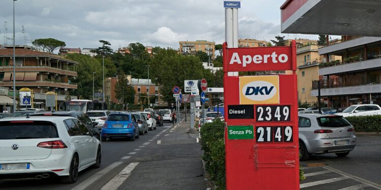 Nafta hap një front të ri mes SHBA-ve dhe Evropës -