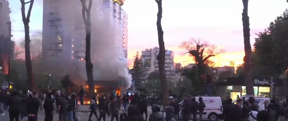 Guerrilet e Berishës  Albinit dhe islamit politik  terror në Tiranë