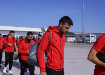 Liga e Kombeve/ Kombëtarja zbarkon në Helsinki, kuqezinjtë përballen nesër për kreun e grupit
