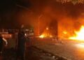 Protesta del jashtë kontrollit, sulmohet dhe Komisariati nr. 2, goditet me molotov! Efektivët dhunohen barbarisht, ndërhyn FNSH-ja (FOTO)