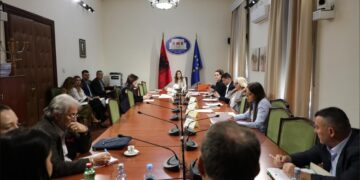 Komisioni për të Drejtat e Njeriut miraton ndryshimet ligjore për pasuritë e sekuestruara dhe ndërtimet pa leje! Qefalia: Vendimmarrje transparente