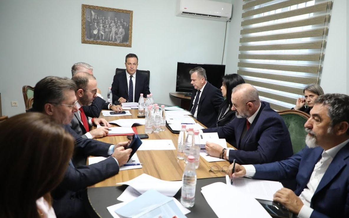 PD braktis Konferencën e Kryetarëve  Tabaku  E keni kthyer Kuvendin në tallje 