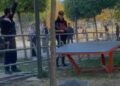 Tensionohet situata para Kuvendit të Kosovës, protestuesit gjuajnë me mjete shpërthyese, Haxhiu apel për qetësi