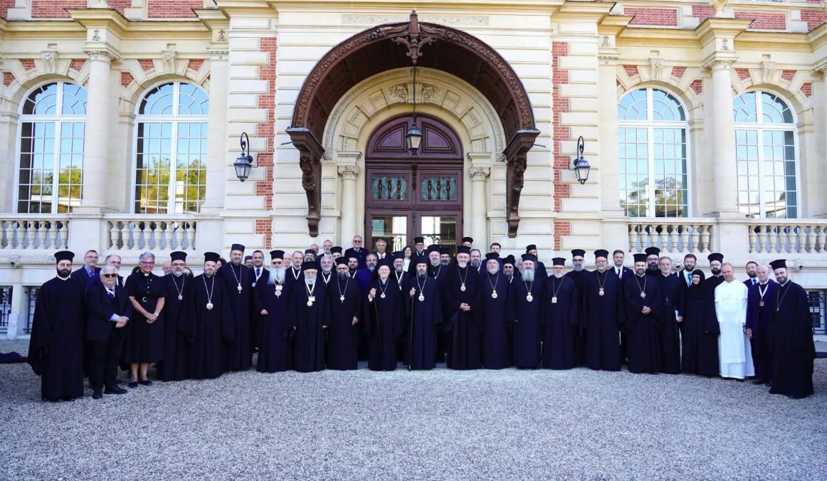 10 Vjetori i Sinodit të Shenjtë  Kryepeshkopi Joani merr pjesë në Konferencën Ndërkombëtare në Francë  Perspektiva e ardhshme për unitet dhe bashkëpunim