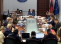 Komisioni i Ligjeve miratoi në parim Territorialen, shtohen 6 qytete të tjera me propozim të PS, por bashkitë do mbeten 46-të! Rinasi i kalon Tiranës