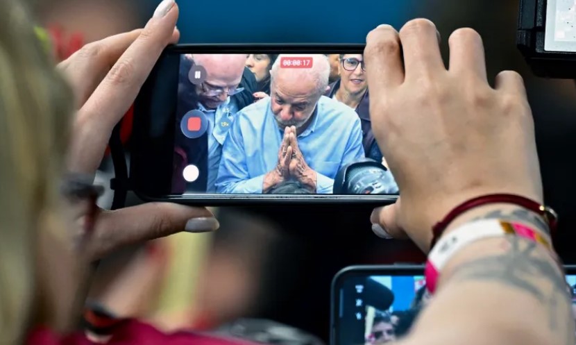Meta dyshohet se favorizoi Bolsonaron në Brazil  gjykata urdhëron trajtim të barabartë për kandidatët