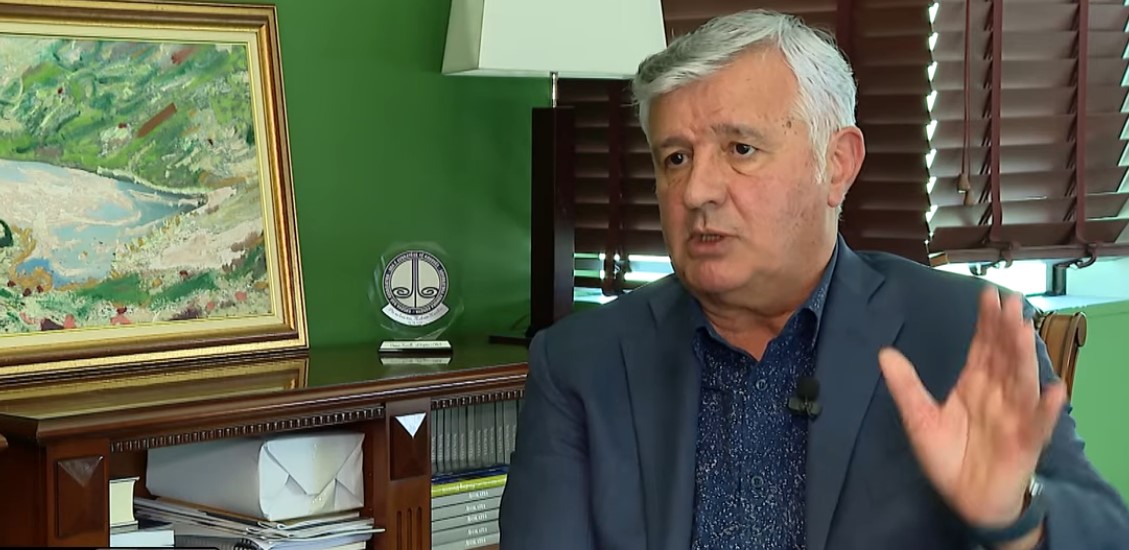 Bojkoti bllokon gjyqin e Veliajt  GJKKO gjobit avokatët me nga 50 mijë lekë  Haxhia  Ne nuk tërhiqemi  Po u shkel kjo e drejtë 