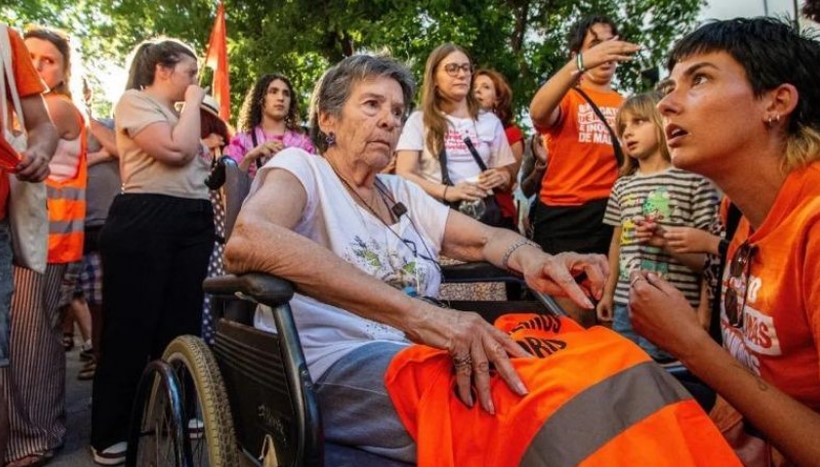 Vdes Maricarmen Abascal  87 vjeçarja që i vuri  zjarrin  Spanjës dhe u kthye në simbol të krizës së strehimit 