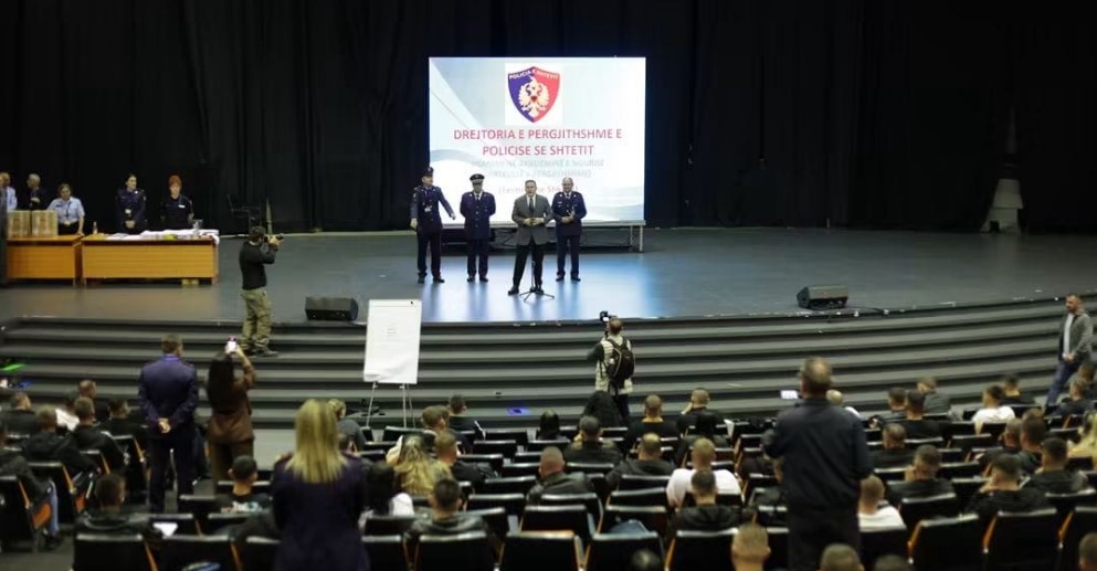  Mosha për aplikim shkon në 35 vjeç   Ministri Demo ndjek nga afër testimin e kandidatëve për Policinë e Shtetit  Interesi është në rritje 