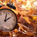 Do flemë më pak! Të dielën ndryshon ora, akrepat kthehen 60 minuta pas, kalohet në kohën dimërore