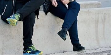 “Paguaj 2-3 patronazhistë dhe…”- Revolucionarja e protestës i tregon deputetes socialiste Sara Mila “sekretin” se si blihen komentet online