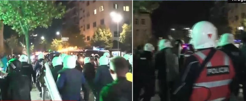 Pas ndjekjes  këmba këmbës  Policia fut në kurth protestuesit  shoqërime masive te  Medreseja   efektivët mbushin furgonët me të dyshuar 