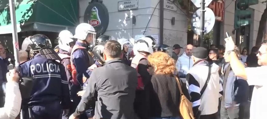 Protesta e dhunshme e studentëve në Tiranë  reagon Avokati i Popullit  Nisi hetimi mbi përdorimin e forcës nga Policia gjatë tubimit