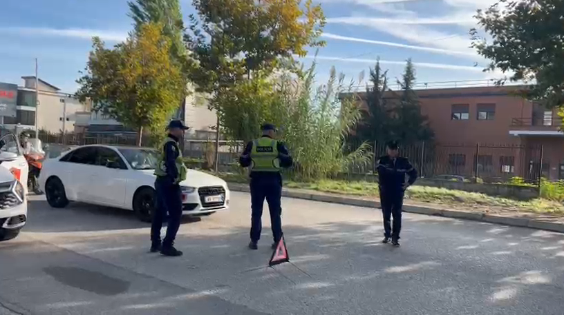 Aksident në unazën e Fierit  makina përplas biçikletën  plagoset drejtuesi i saj