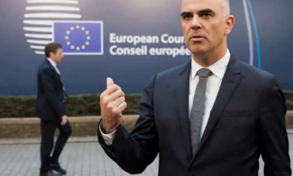 Protestat e dhunshme  Sekretari i Përgjithshëm i KE  Zemërimi i qytetarëve nuk duhet të bëhet mjet politik