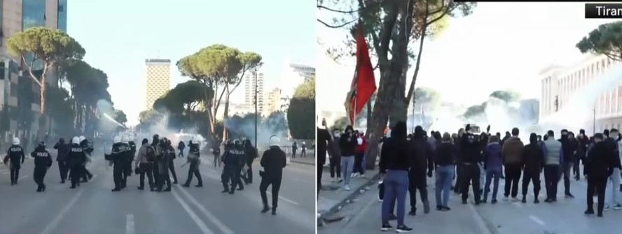 Protestuesit sulmojnë për të shkatërruar Kryesinë e Kuvendit  Policia u përgjigjet me gaz lotsjellës dhe ujë 