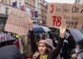 Izraeli mbyll Konsullatën Britanike në Jerusalem, protesta masive dhe përplasje për masat ndaj vendbanimeve!