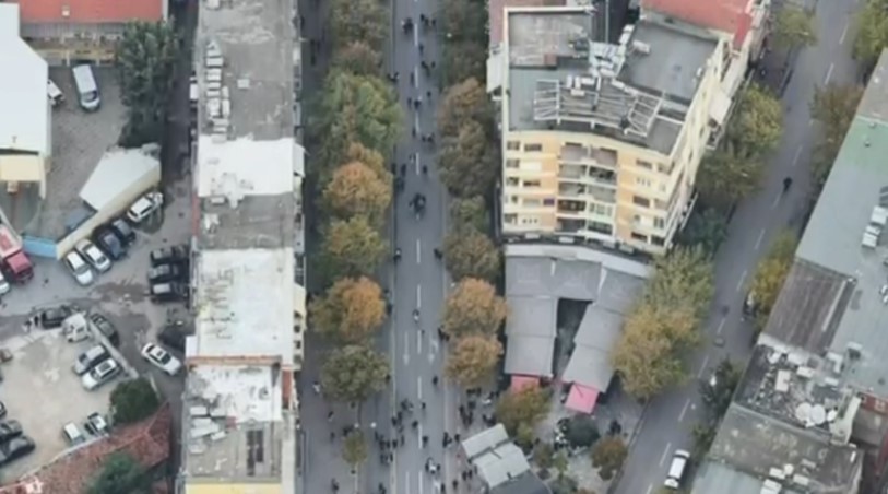 VIDEO  Pamjet nga lart me dron  pjesëmarrje minimale në protestën te Ministria e Arsimit 