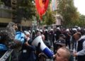 PD e kënaqur me protestën e sotme para Parlamentit, zbulohet mesazhi i selisë blu ndaj strukturave: Ishim shumë mirë, ishte aksion i fortë por…