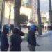 Protestuesi i hedh ujë, gruaja i kthehet: Nuk ia keni dalë në shkollë prandaj vini këtu…!