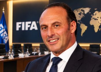 Ish-futbollisti zviceran Ramon Vega sfidon Infantinon për ‘fronin’ e FIFA-s: Futbolli është në reanimacion, s’i përket presidentëve por…!