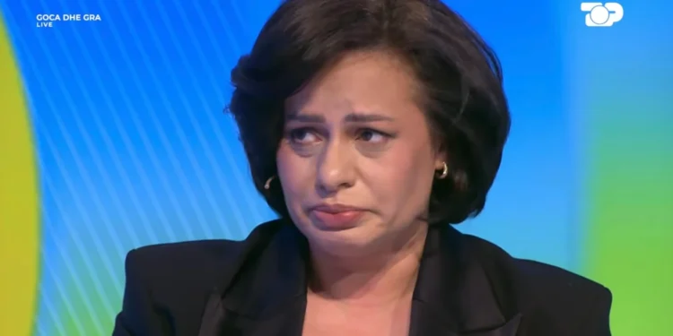 Blerina Matraku përlotet për babanë pas publikimit të videove intime: Nuk e kam turpëruar familjen