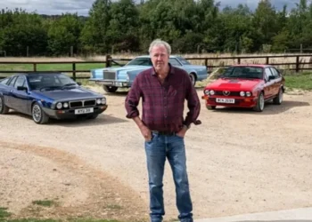 Jeremy Clarkson nxjerr në shitje tri makina klasike të përdorura në The Grand Tour