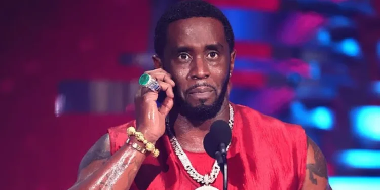 Alarm në burgun e New Jersey-t: Diddy dëmtohet në kokë pas një rrëzimi dhe dërgohet me urgjencë në spital