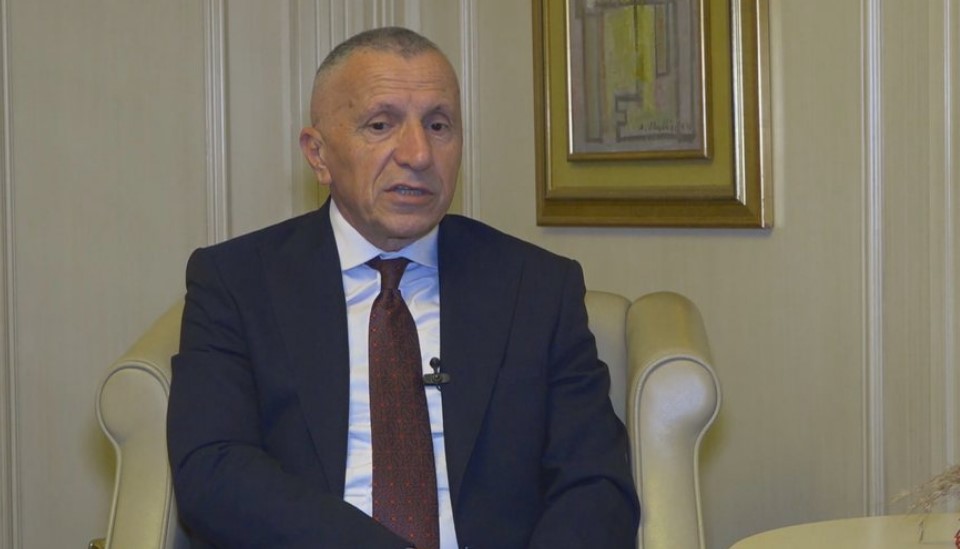  Nuk kërcënoj askënd   Deputeti Kamberi i përgjigjet Vuçiçit   Nuk do vrasim 100 serbë për 1 shqiptar 