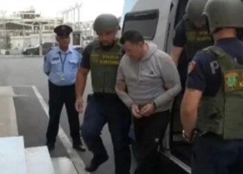 SHBA e ekstradoi pas tri dekadash arrati, Sokol Hoxha në Gjykatën e Fierit nën masa të rrepta sigurie, kërkon parashkrimin e krimit! Vrau 2 vëllezër në 1997, Belgjika…