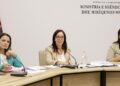 Ministrja Spahiu me prindërit e fëmijëve me spektër të autizmit: Më shumë shërbime dhe mbështetje për familjet, koordinim dhe ndihmë