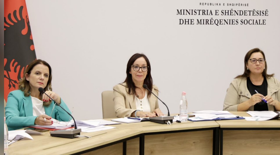 Ministrja Spahiu me prindërit e fëmijëve me spektër të autizmit  Më shumë shërbime dhe mbështetje për familjet  koordinim dhe ndihmë