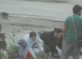 Studentët zhvendosin protestën te Kryeministria, krijojnë barikadë me të rinjtë dhe grumbullojnë pirgje gurësh për të goditur Policinë!