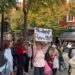 Nis protesta e studentëve para Ministrisë së Arsimit, hidhen edhe vezë drejt godinës! Policia “blindon” zonën! Bllokohet edhe qarkullimi (FOTO)