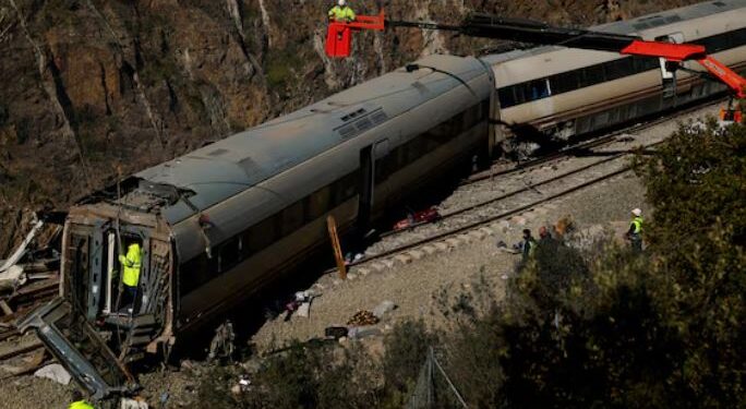 Përplasen dy trena të shpejtësisë së lartë në Spanjë, detajet e para