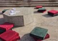 Protestuesit i refuzojnë përsëri dialogun e Ramës, ia “përmbysin sofrën” dhe i grisin ftesën mbi tavolinën para Kryeministrisë!