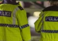 Të shtëna ndaj një polici në Britani, arrestohen katër të dyshuar