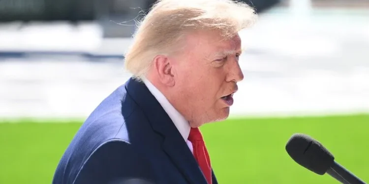 Trump: Irani do të goditet rëndë nëse ka lidhje me incidentin e linjës Dubai-Tel Aviv -