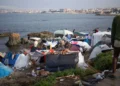 Policia spanjolle zbraz kampin e emigrantëve në Ceuta, mijëra persona largohen nga plazhi pas dy muajsh qëndrimi