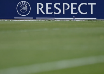 Udhëheqësit e Kroacisë kritikojnë thirrjet pro-naziste përpara ndeshjes Hajduk Split-Ajax