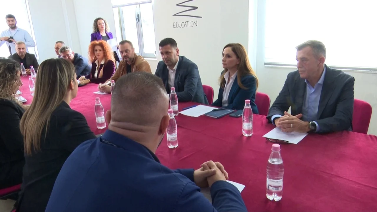 Tabaku shkon në burg  Pas vizitës në Reç  kundërshton PS për ndryshimet në Kodin Penal