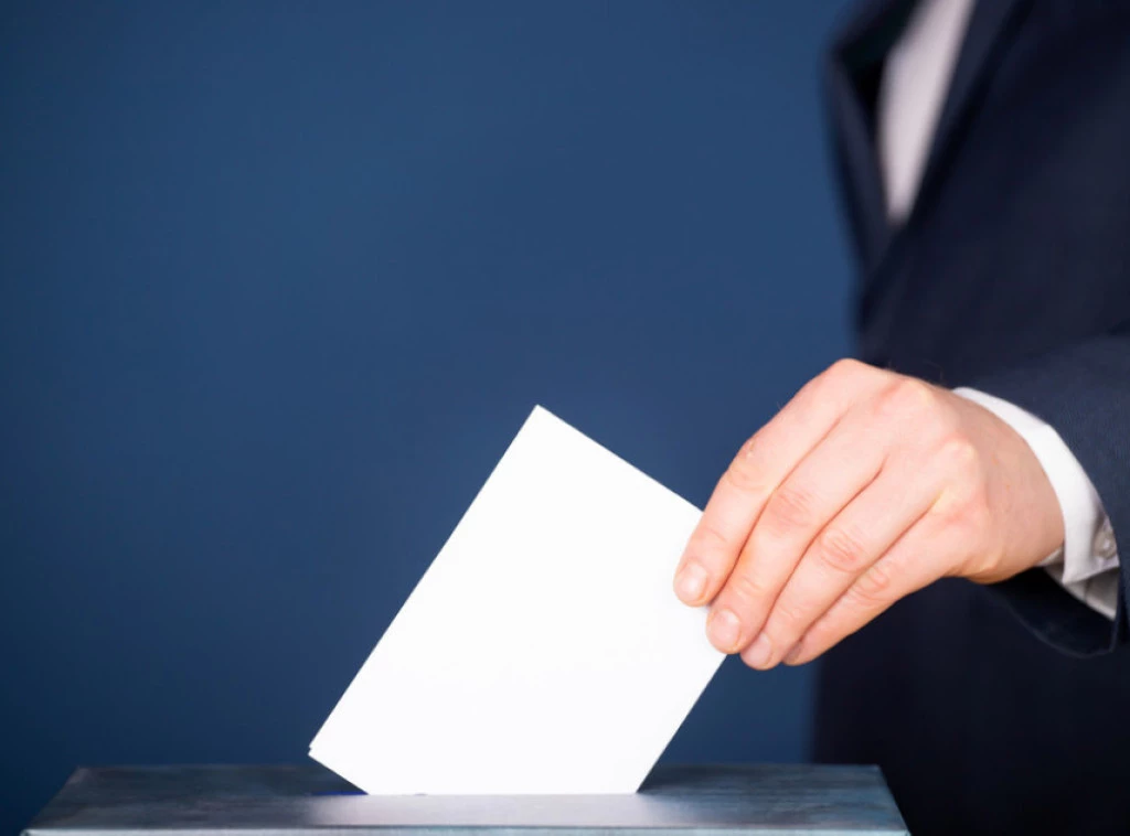 Nis heshtja zgjedhore në Serbi  më 25 tetor votohet për parlamentin e ri