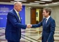 “Zgjerojmë bashkëpunimin, vizion i përbashkët”- Takimi Wendt-Hoxha, ambasada ndan pamjet dhe mesazhin: Partneriteti SHBA-Shqipëri mbi 100-vjeçar