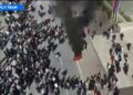 Pamjet me dron/ Protesta e PD e parë nga sipër, protestuesit e opozitës heqin maskat! Ndezin zjarr para Kryeministrisë, tymi i zi mbulon sheshin